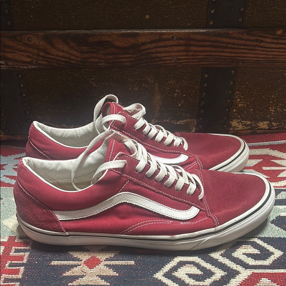 Vans Men's Red and White Sneakers